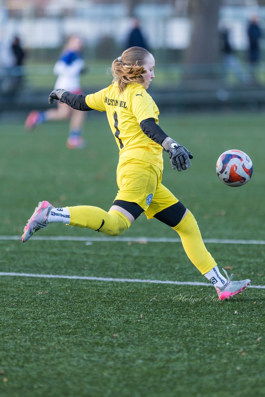 Bild 332 - wBJ Hamburger SV - Holstein Kiel : Ergebnis: 8:0